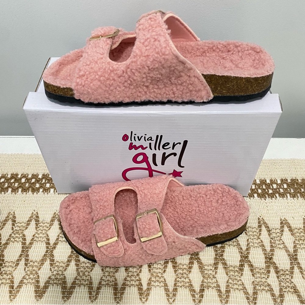 Olivia Miller Girl’s Cloud Lounge Sandals Faux Fur Pink/Blush Size 2 NEW - Picture 5 of 7